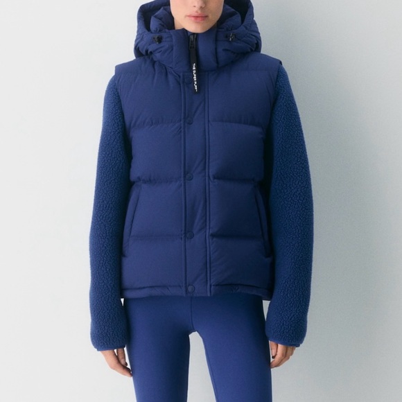 Aritzia Jackets & Blazers - TNA Super Puff Vest